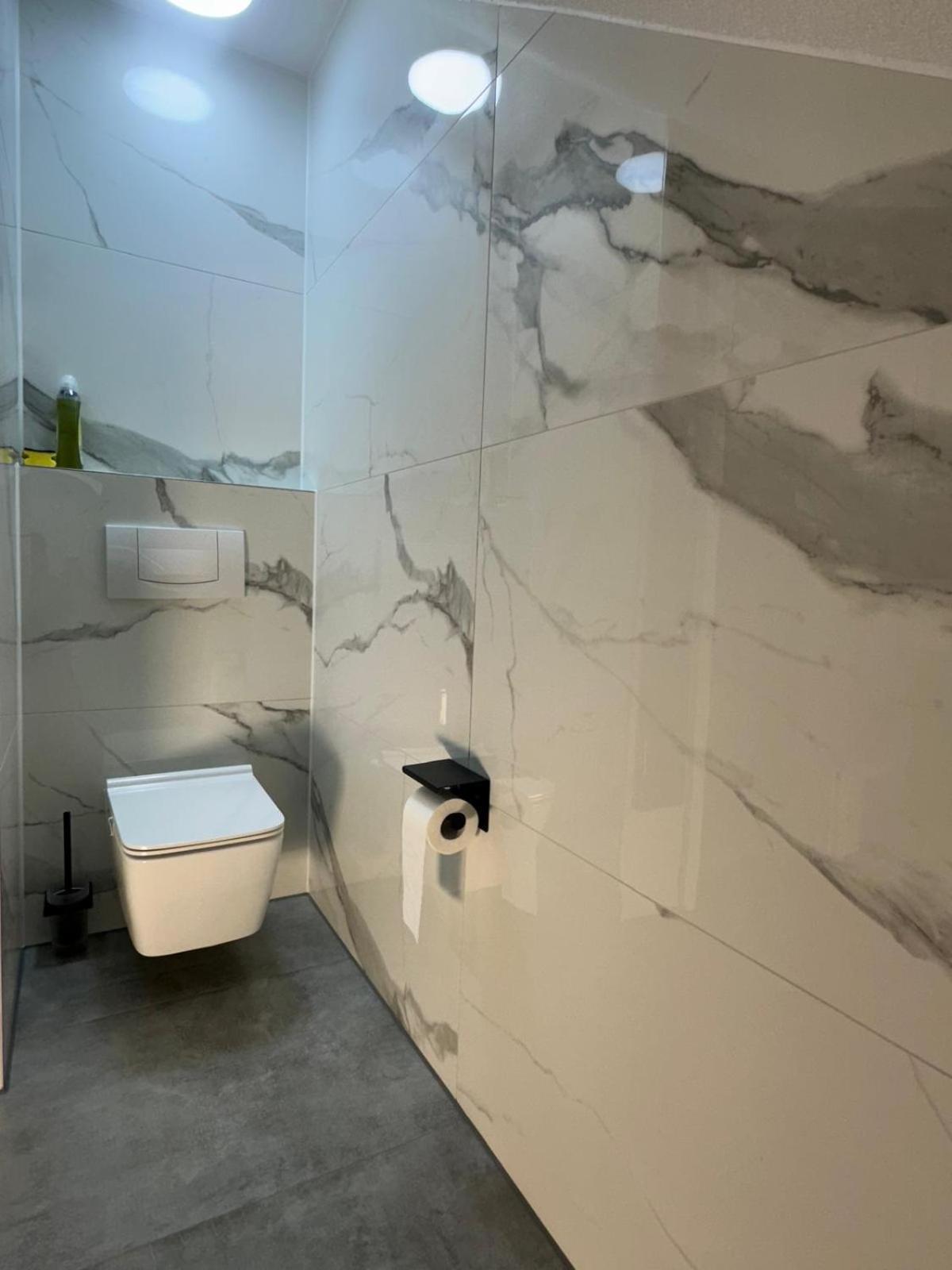 Flexible, Schoene Und Gut Aussehende Feriensuite Reutlingen Exteriör bild